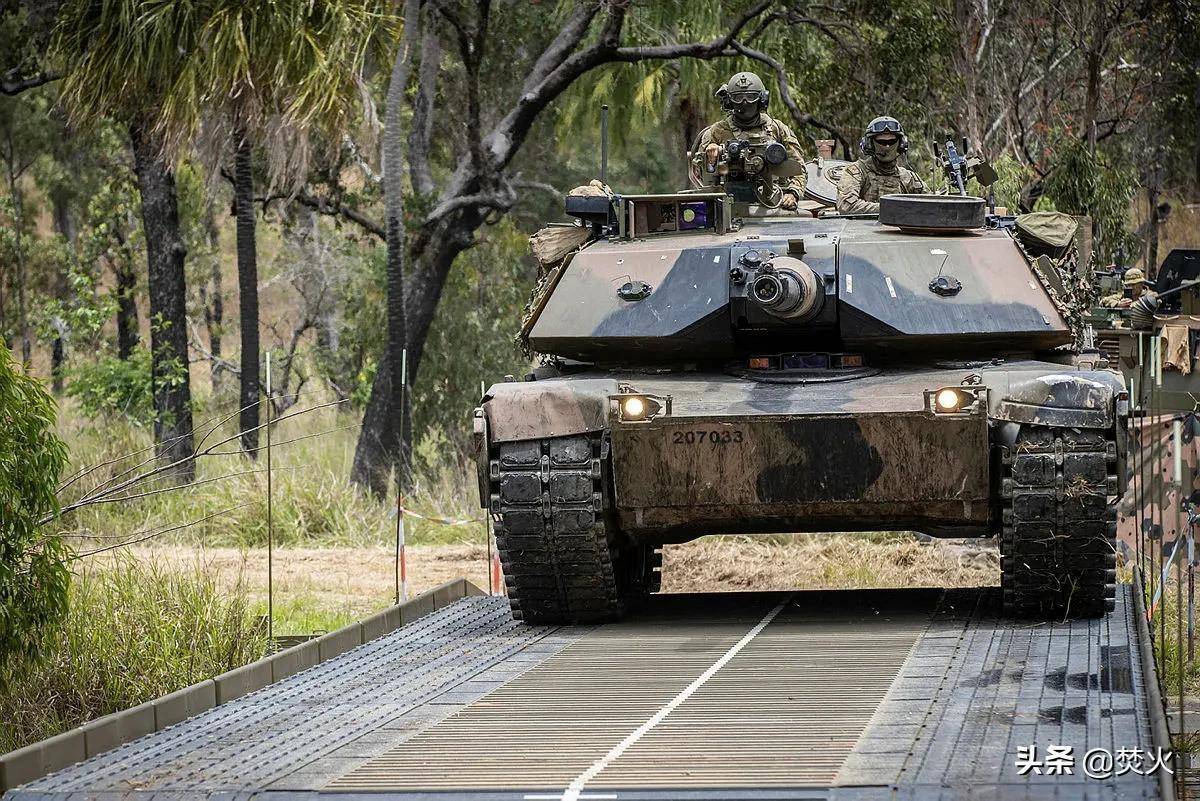 澳大利亚aslav-25轮式步兵战车澳大利亚aslav-25轮式步兵战车澳大利亚