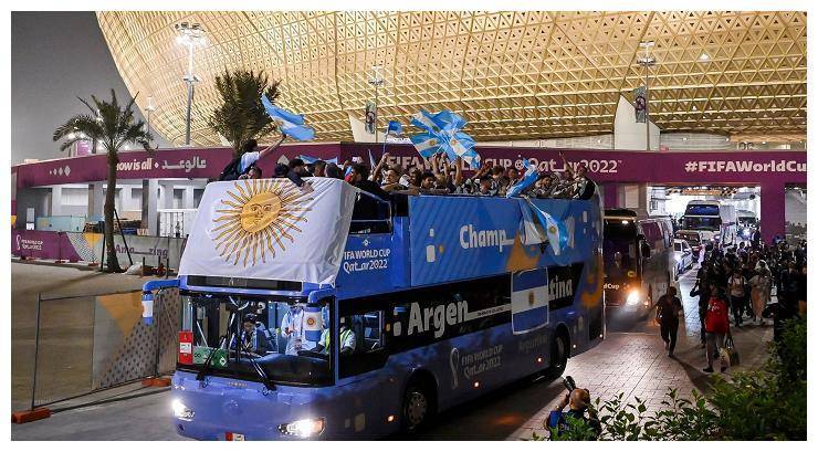 载誉回国！阿根廷队行程出炉，举办游行活动，将全国放假一天