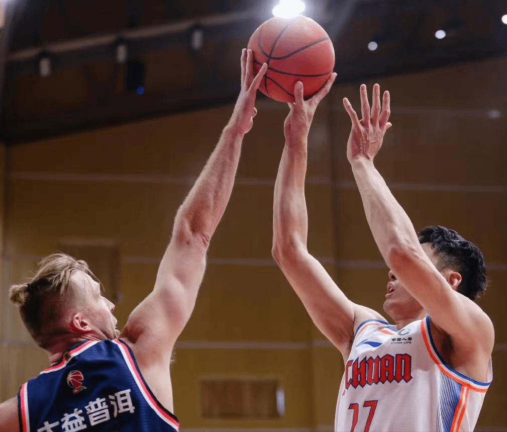 浙江pk广东迎巅峰对决,杜锋卷土重来,双塔对决成胜负手_内线_汉密尔顿