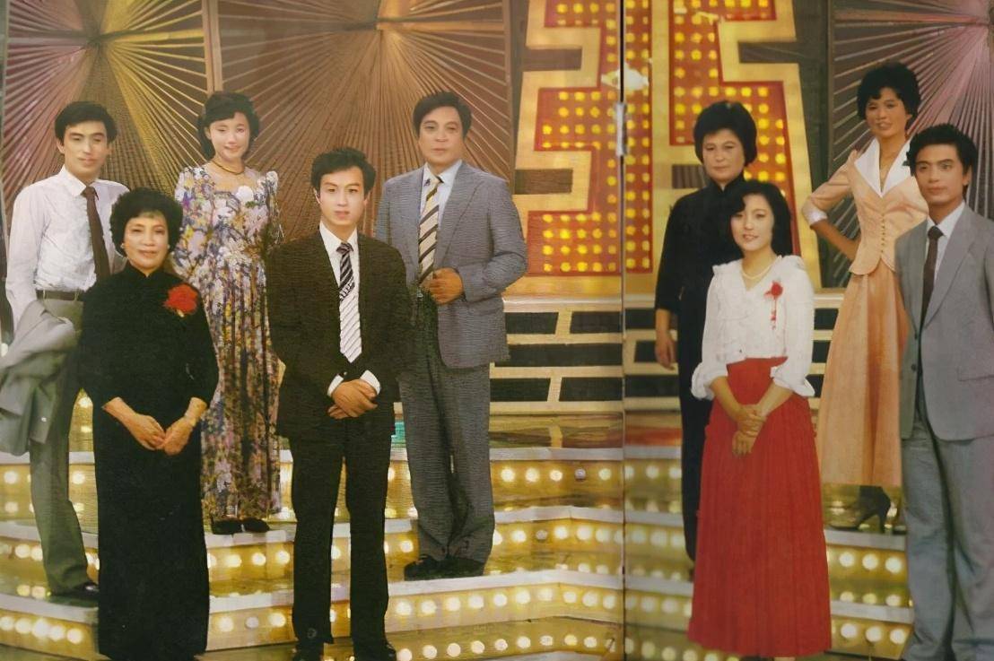 电视第一美女主持,不顾家人反对嫁小伙,今夫妻俩成娱乐圈模范_杜宪