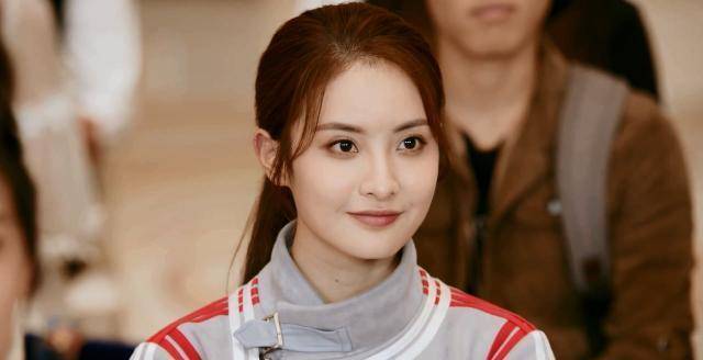 会即将召开,兴欣网咖中只有总经理陈果和伍晨两个人还待在网咖里面