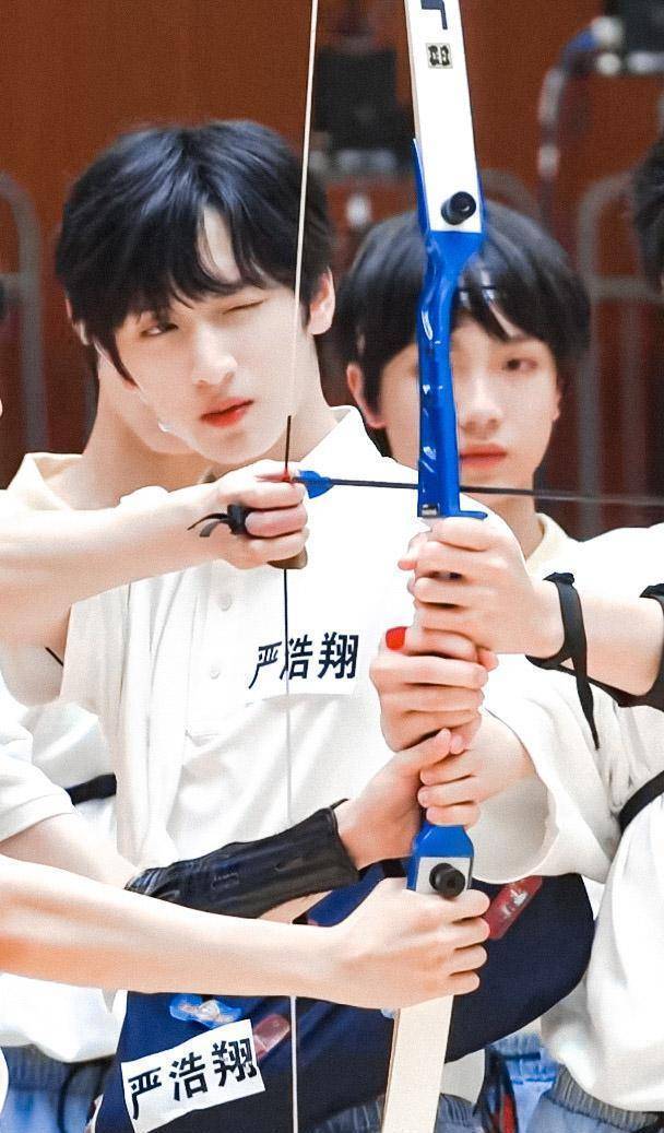 看严浩翔四次射箭,真的感受到追养成系的无限快乐_时候_个子_成长