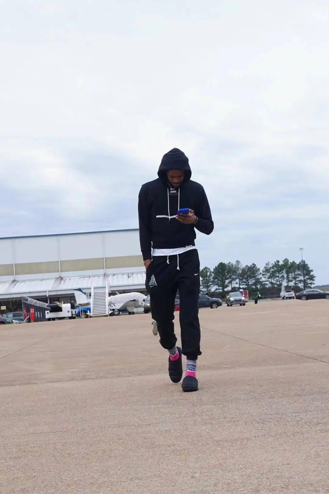 莫兰特logo着实炸眼!签名鞋盒设计更具诚意!_耐克_球星_团队