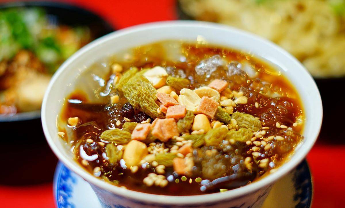 热卖20年的绿豆冰粉,夏日消暑神器,成本只要1元钱,香甜爽滑_橙子_容器