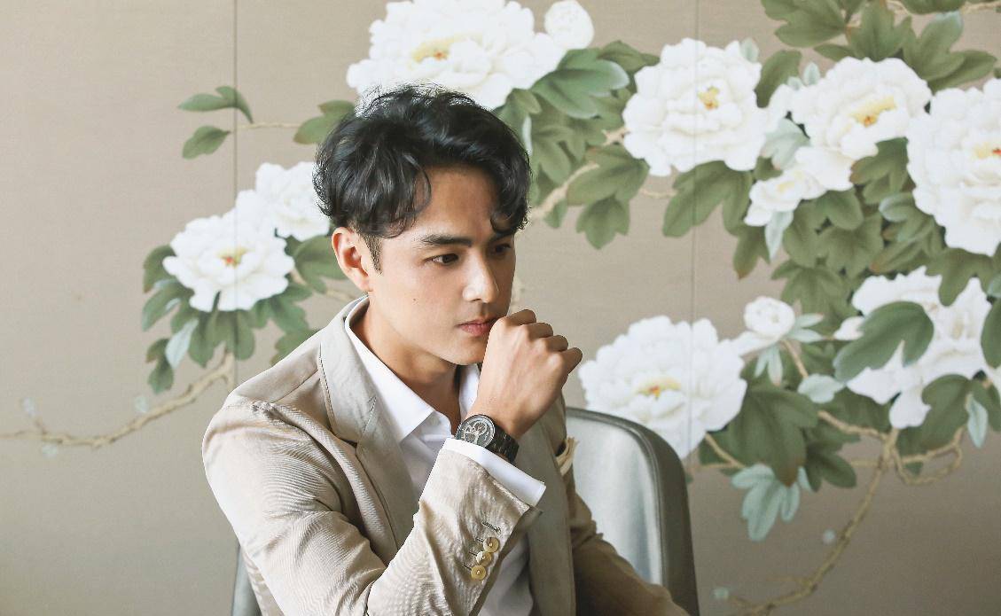 明道:菜市场走出的偶像剧王子,如今多次登上过商业杂志的封面_时候