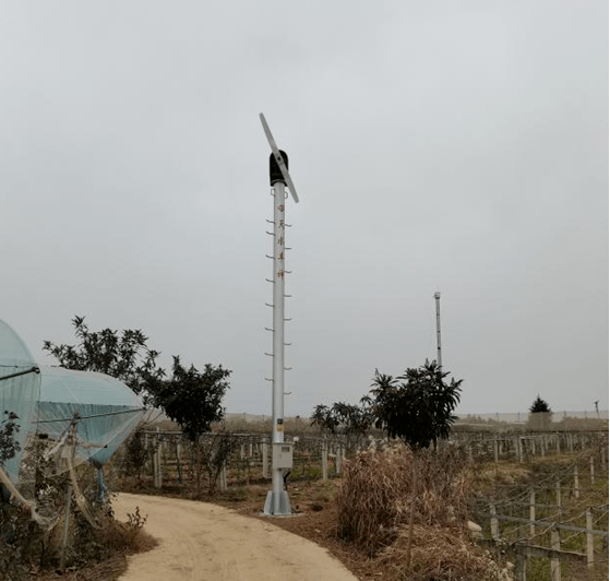 眉县:新型猕猴桃果园防霜冻风机建设成功_晚霜_冻害_防冻