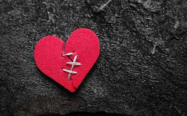 没有了你,心就如被掏空了一样,痛的无以复加,想你的时候泪水总是止不