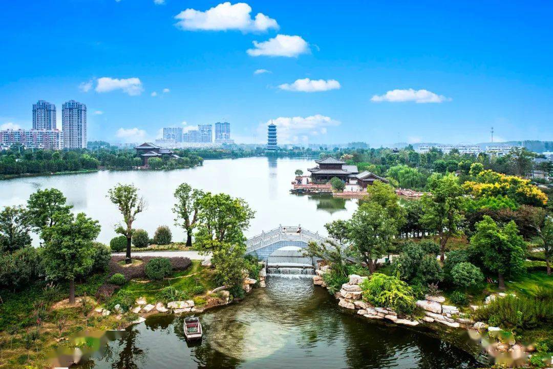 管仲文化里冉冉升起,在和之滨,带着历史的烟云,颍河水中倒映着颍上的