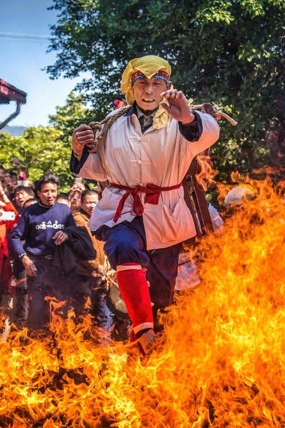 烈火熊熊咒语手势图片