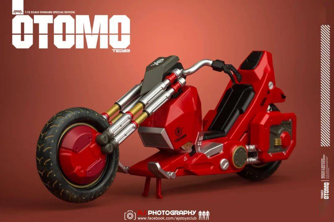 重点在这台"onimaru x-frame"摩托车套件,复古风格中有夹杂着很多潮流