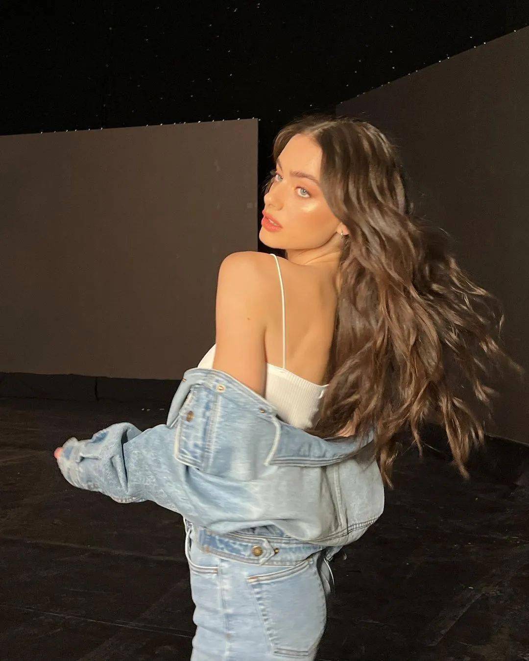 让梅西手足无措的以色列超模_shelbia_yael_ins