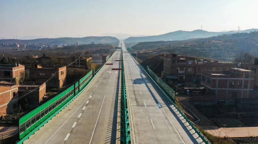 昭通昭阳西环高速今日通车!_建设_高速公路_路面
