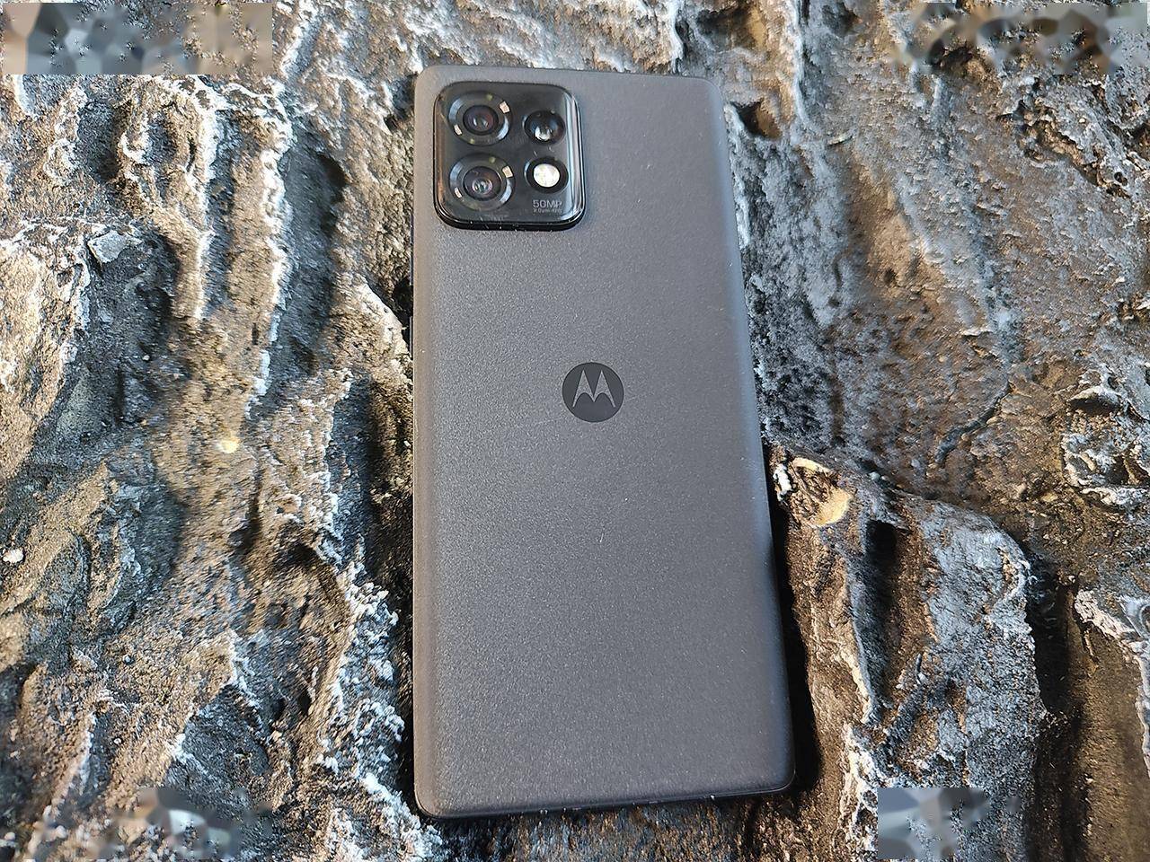 四曲面屏视觉效果极佳，moto X40详细体验，续航能力很出色_系统_手机_支持