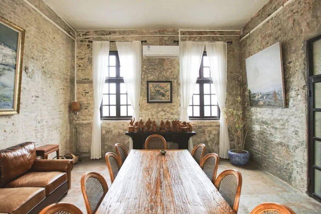 改良淮扬菜蟹酿橙●改良版海南鸡饭餐厅里所有的食材罗朗都必须窃自