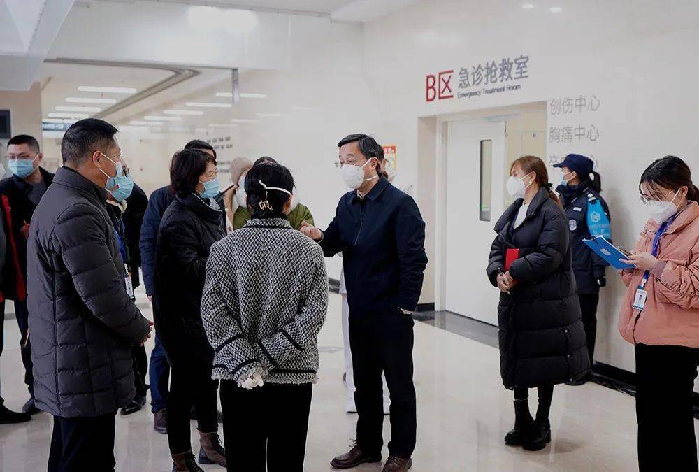 邵初晓强调:按照"全院一盘棋"要求积极开展新冠感