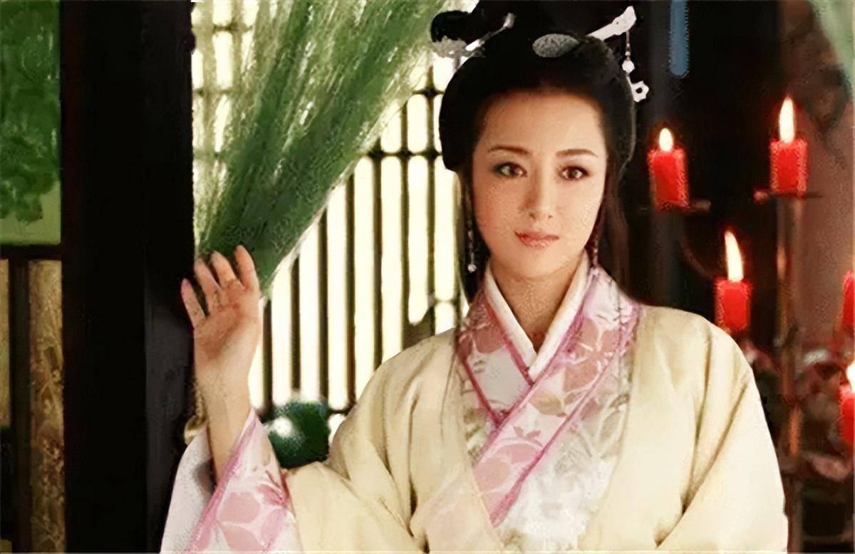 父亲被张飞斩杀,母亲被曹操霸占,他长大后成一代名将,名字熟悉_秦朗