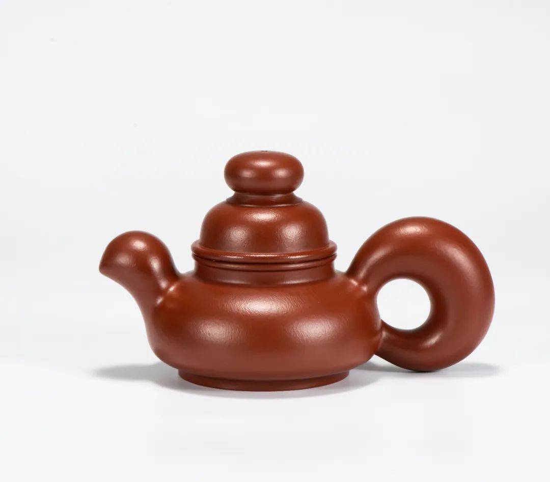 lot 0764当代汪庆红松鼠壶(原创)泥料:大红袍朱泥底款:汪庆红制盖款
