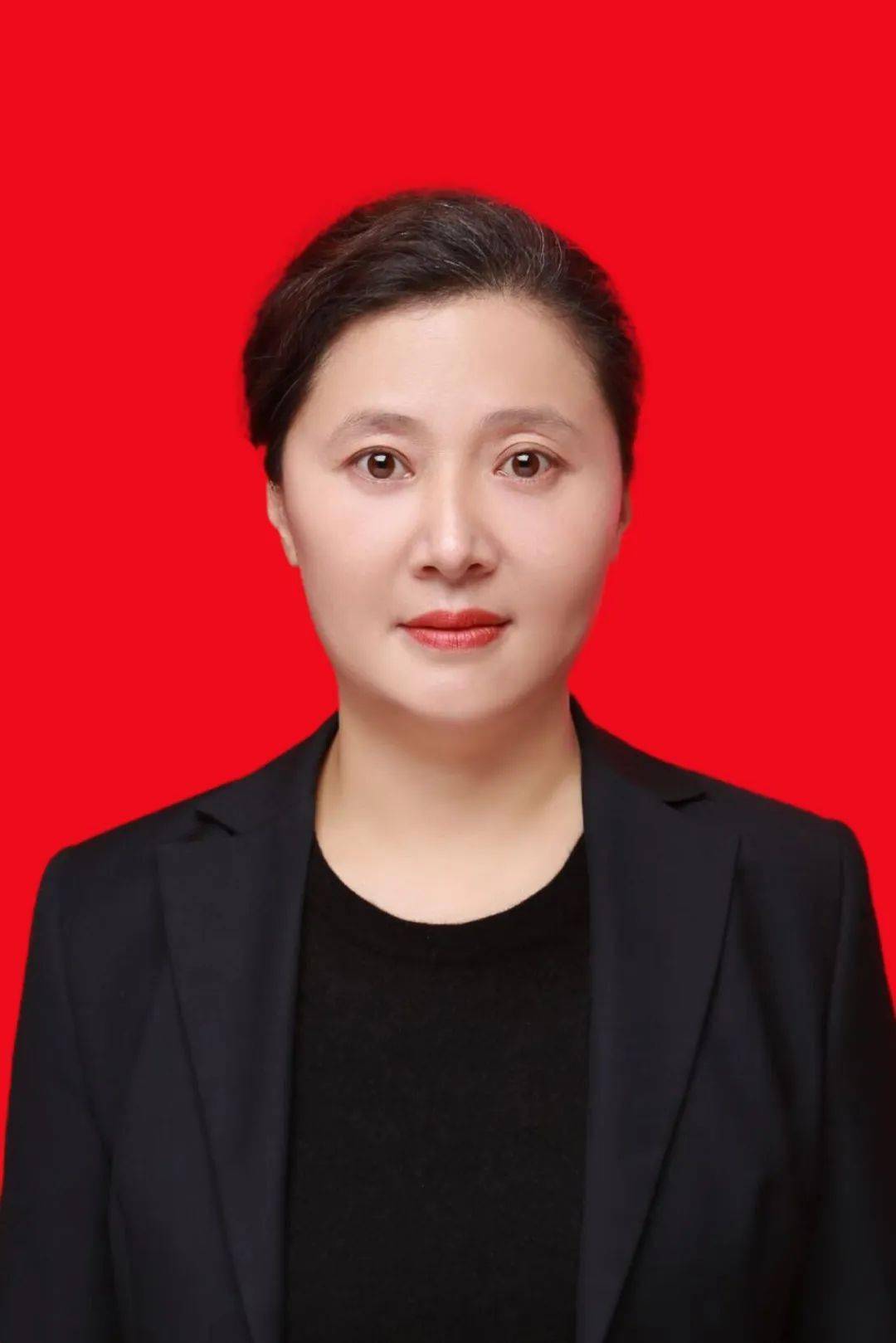 1978年11月出生,中共党员,现任连山区渤海街道铁安社区党总支书记,居