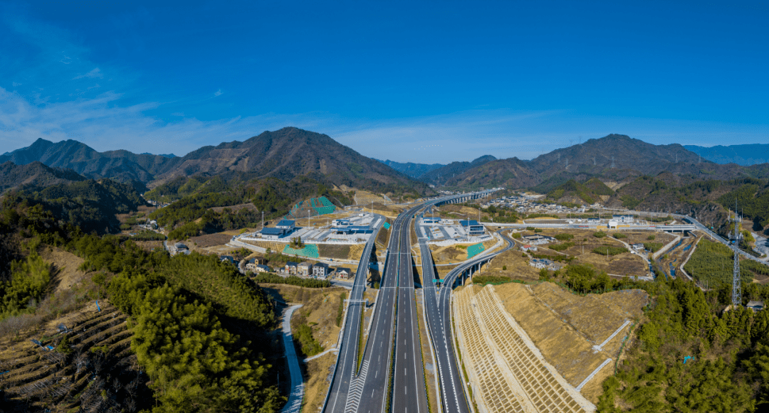 今天,临建高速先行段正式通车!