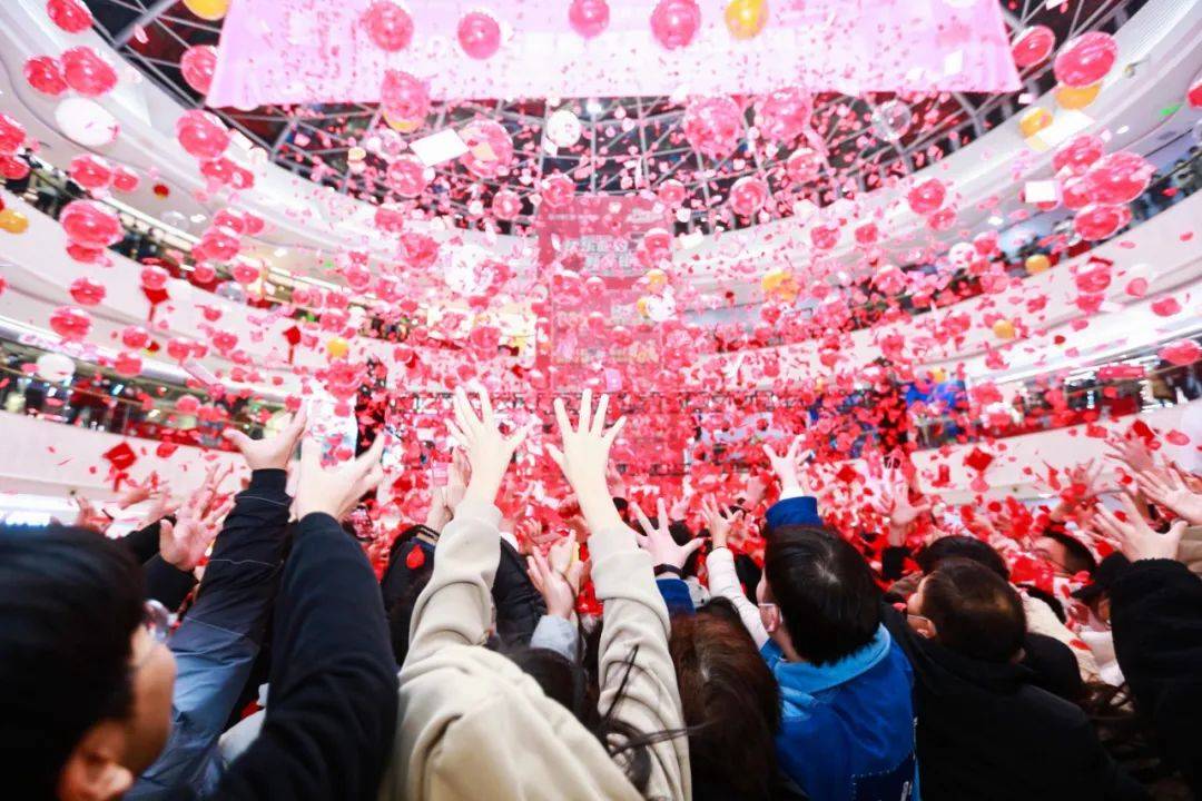 图集:跨年夜,郑州各大商场人气爆棚_广场_中原_视频