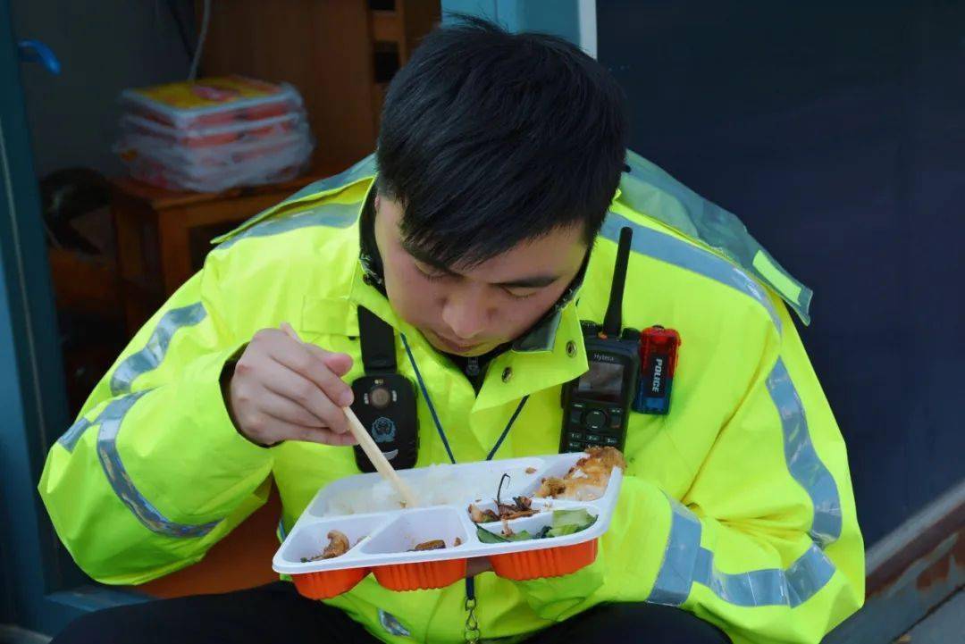 李思博:平凡"小人物",交警队伍里的"匠人"_工作_老年人_辖区