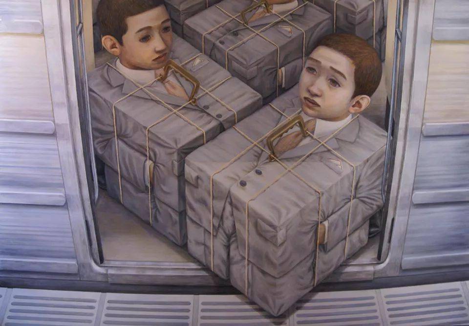 被绳索捆绑着被被画成统一的形状有时他是穿着西装的男孩吞噬着所看到