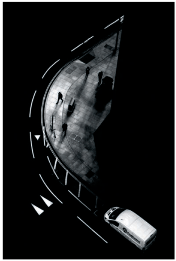 彼得斯停(2011),摄影:杰西·马洛卡车上的反光,摄影:杰伊·梅塞尔无题