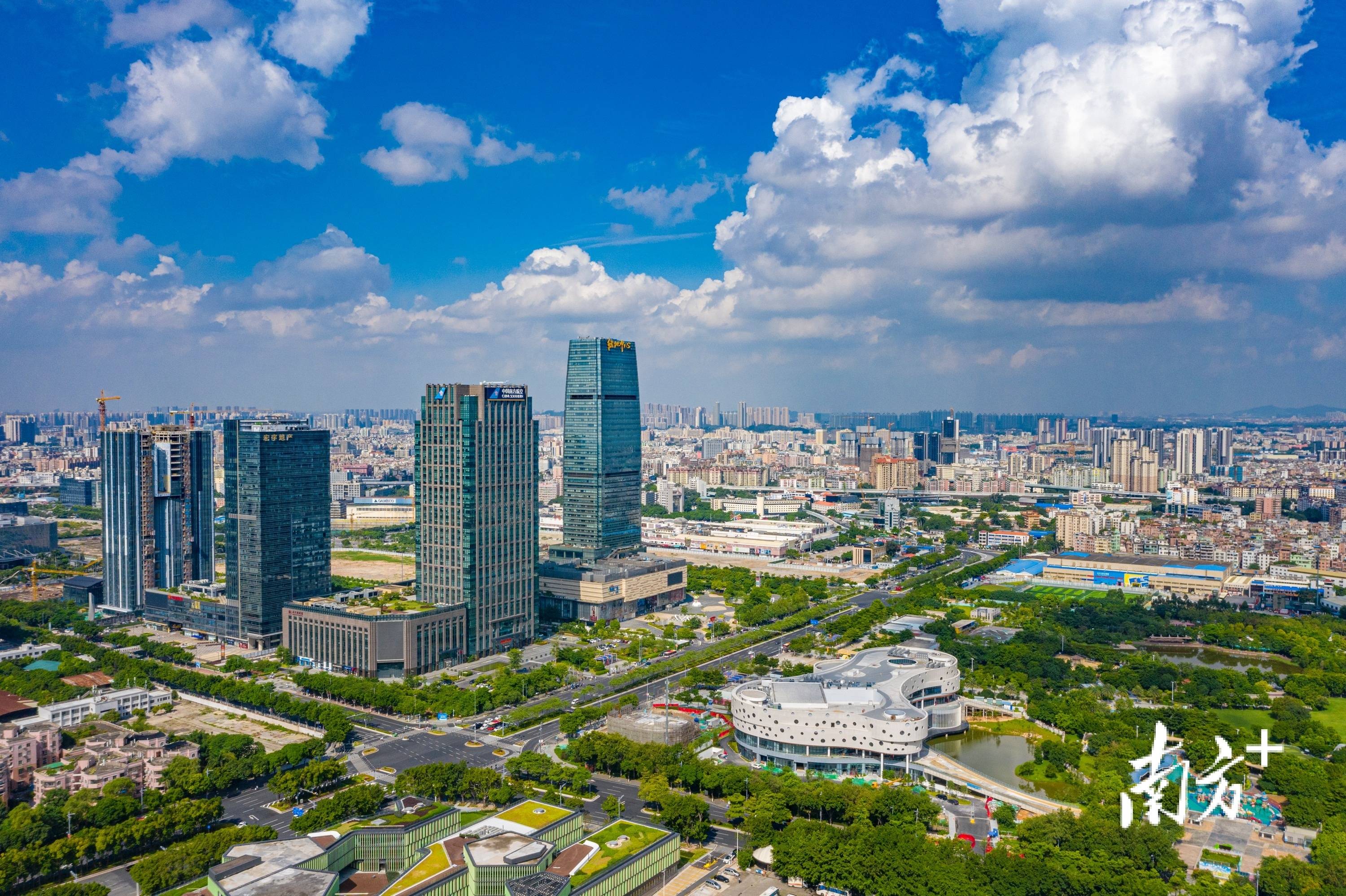 白云:中心大区强且坚_广州_数字_产业优势