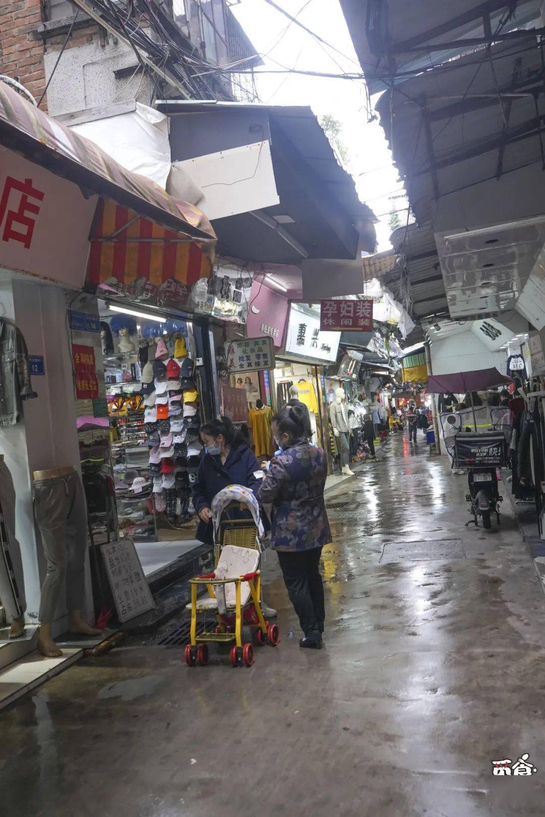 刚好去的时候下着小雨,再走进迈豪街,依稀回忆里还有当初的印记,但