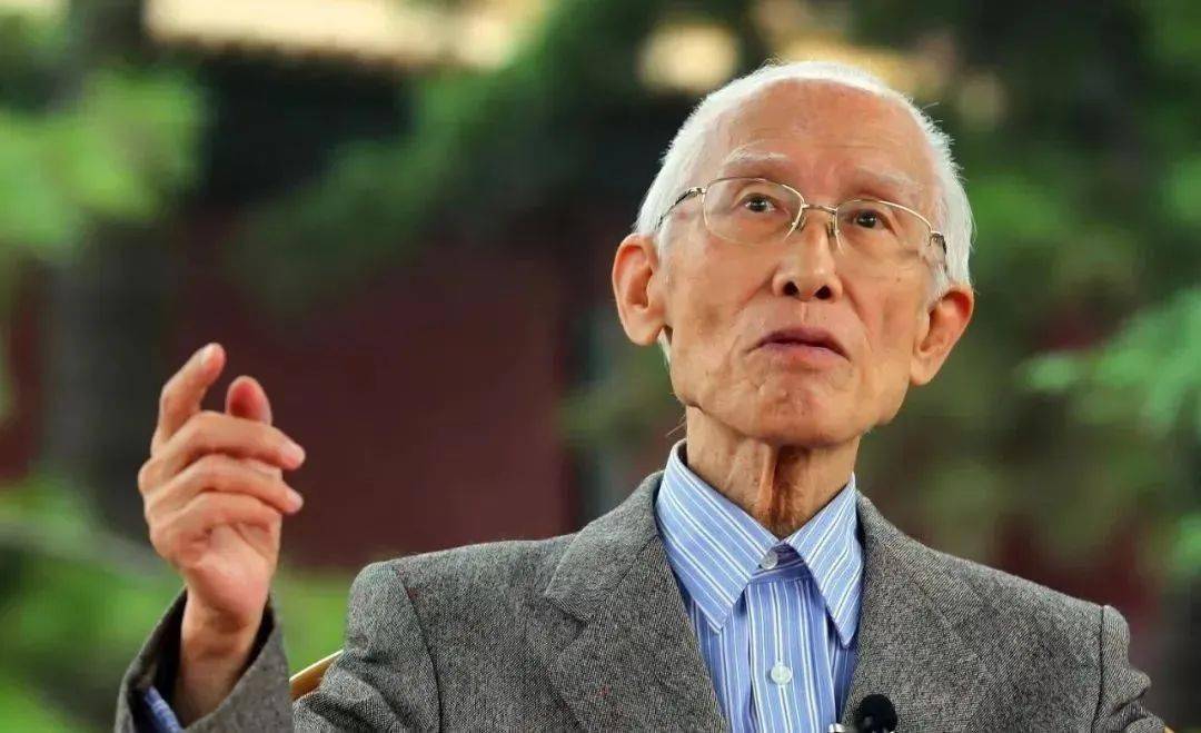 有趣又高级当属余光中