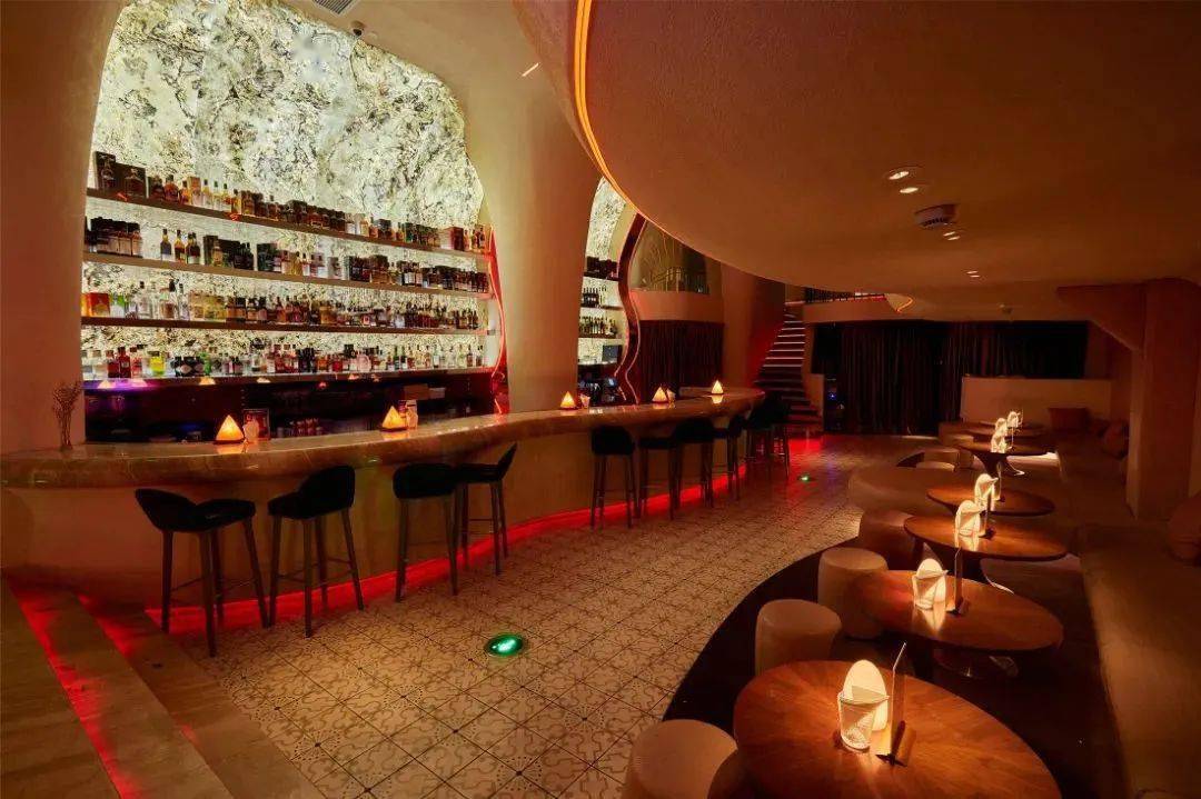 这就是revel酒吧.