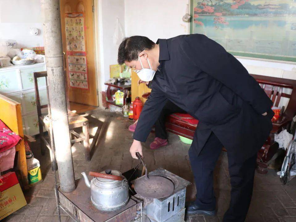 潍坊市生态环境局局长孙吉海到临朐县辛寨街道古河村调研包村帮扶情况