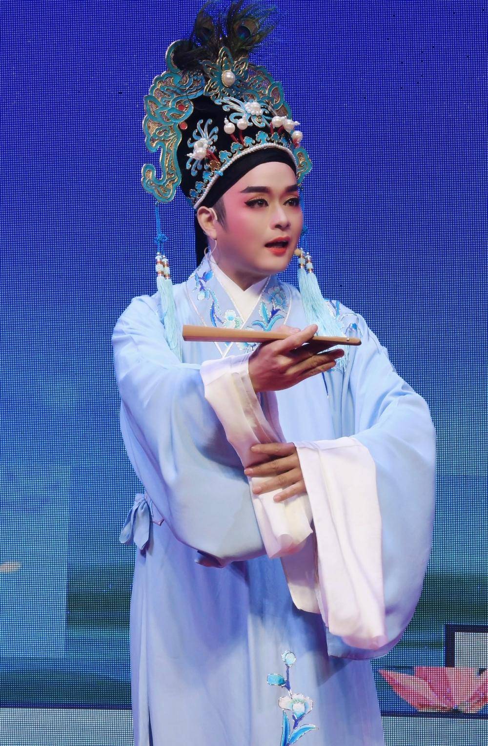 抖音最早的越剧男主播闽越风:二十年坎坷路,没有舞
