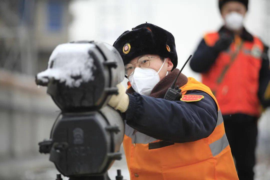 新鄉電務段△洛陽電務段鄭州通信段組織幹部職工加強雨雪天氣下團信