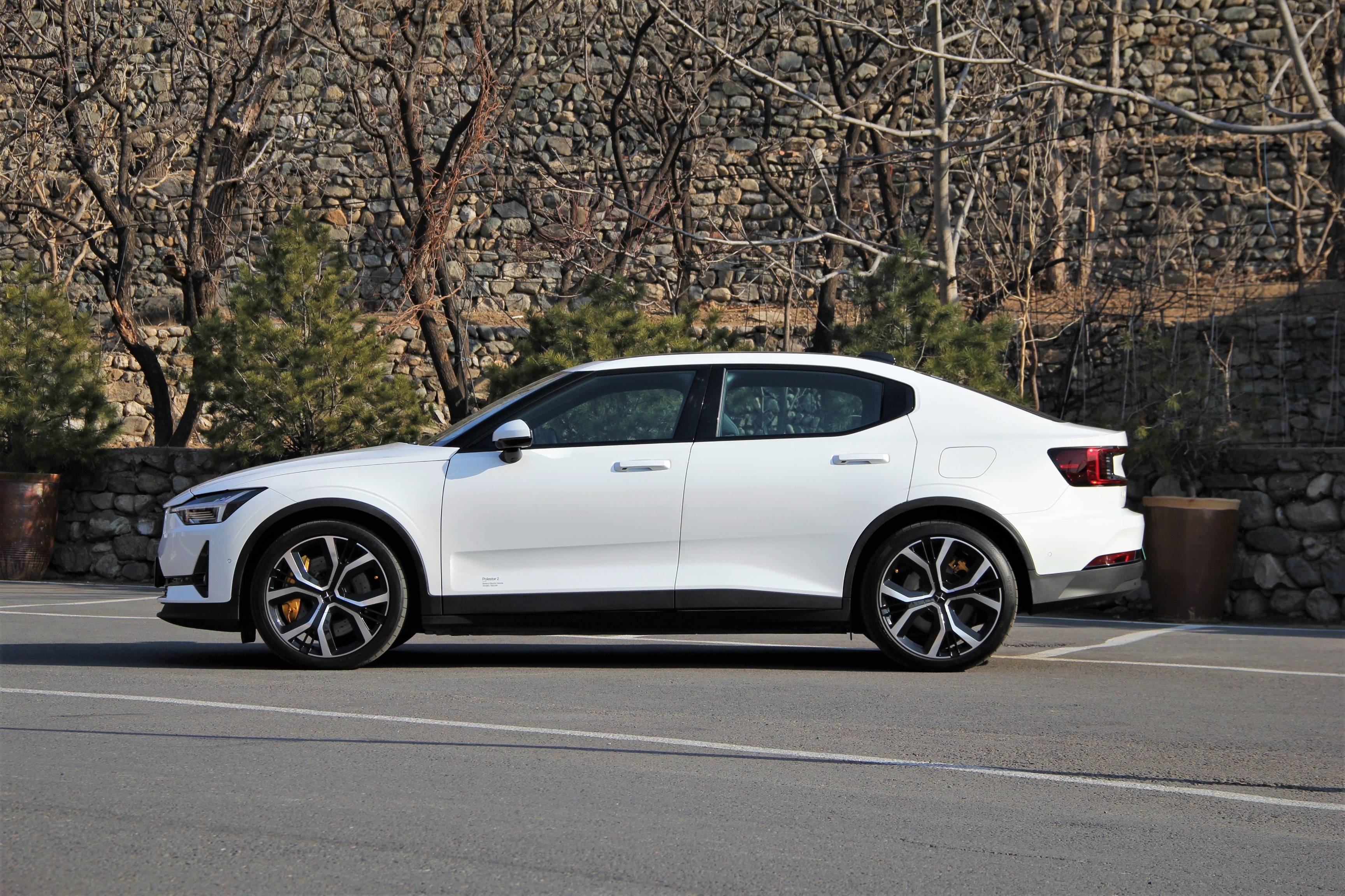 纵享从容驾趣,试驾polestar极星2