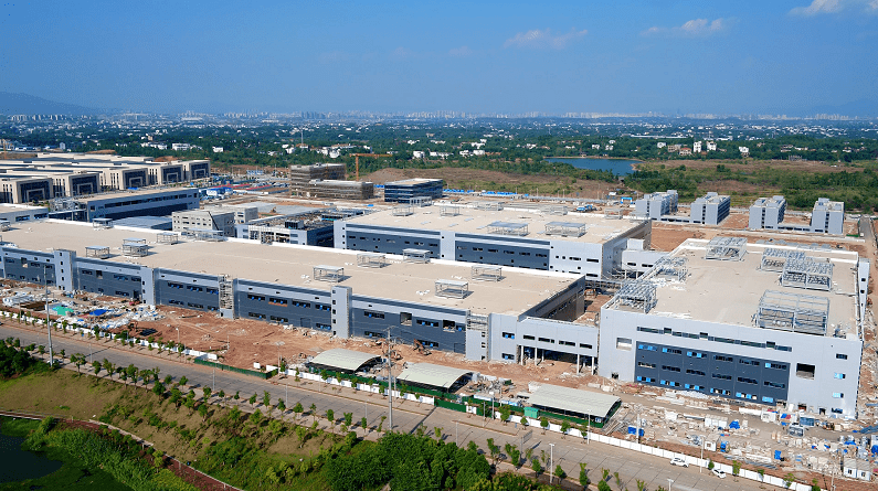 位于赣州经济开发区的富士康第三代工厂正在紧锣密鼓地建设中.