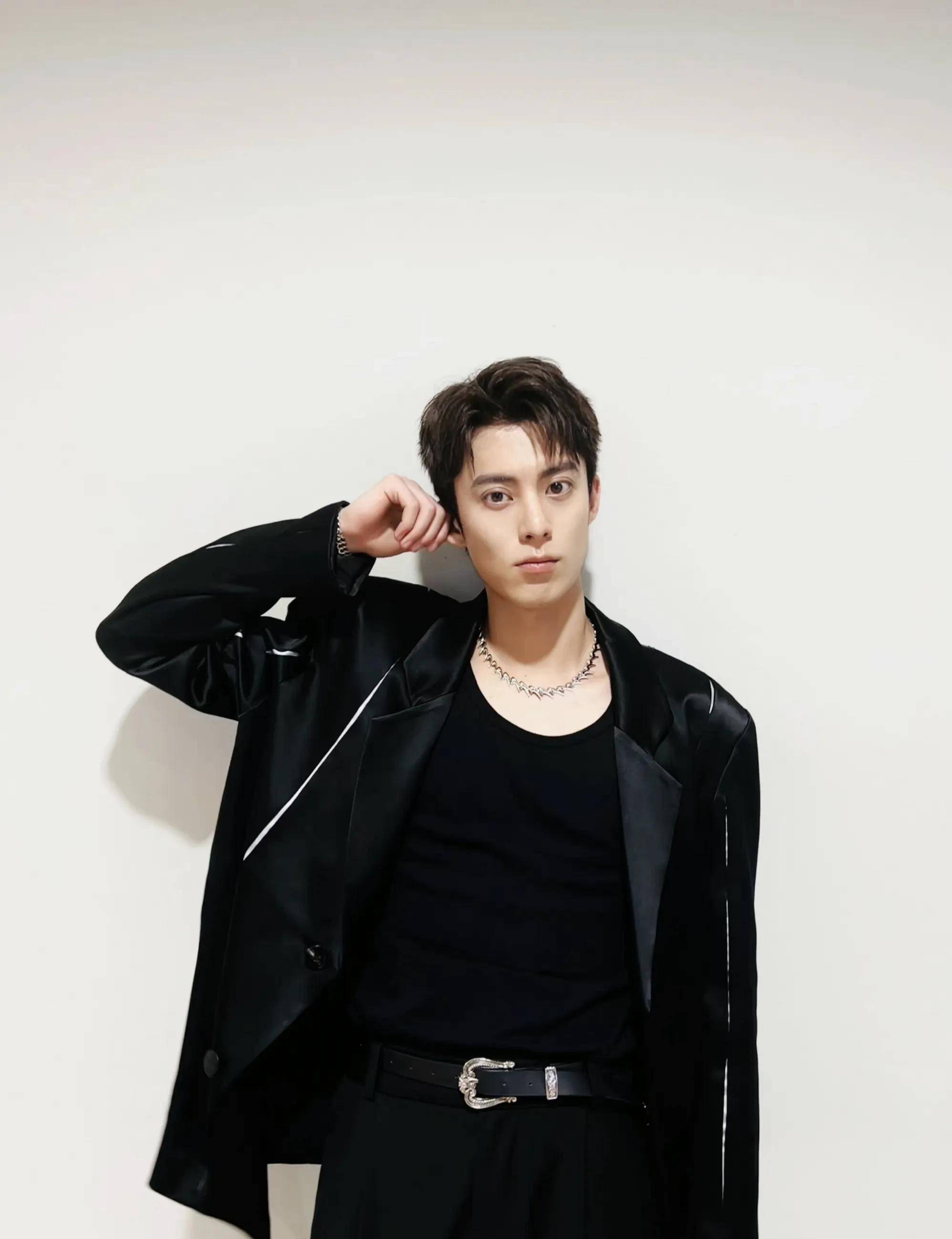 男星王鹤棣时尚合集:俊朗帅气,颜值爆表