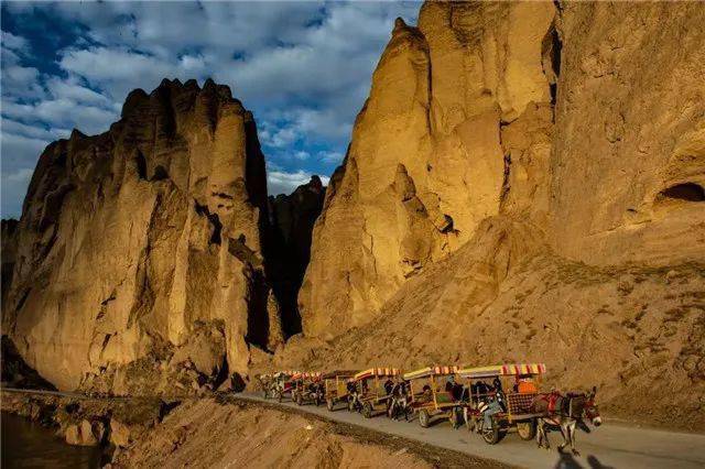 厅提供鸣沙山(敦煌市)摄影:石水成乌鞘岭长城(武威市)摄影:张建华山丹