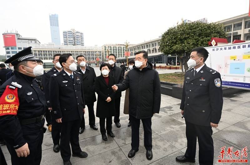 张庆伟在长沙市走访慰问基层一线工作人员_服务_群众_供水
