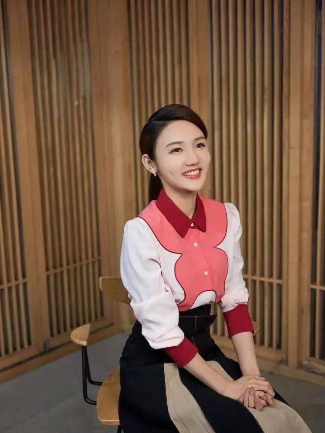 春晚口误,倒贴工资?湘妹子龙洋再亮相,她的"另一面",不简单!