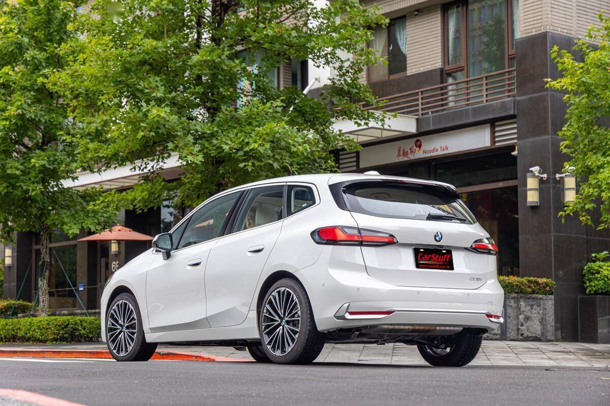 宝马"买菜车"登场,低配落地21万,新款bmw220i亮相,空间实用_搜狐汽车