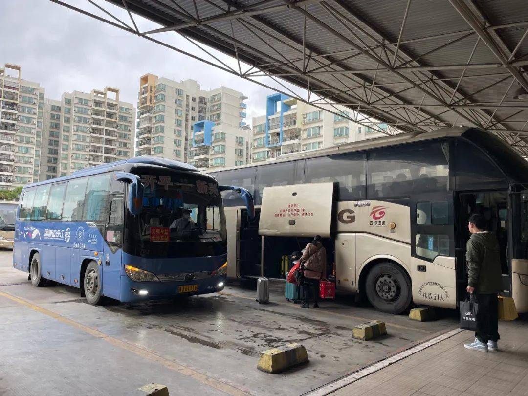 【新春走基层】新兴县科学调配运力 返程客流平稳有序_旅客_汽车_保障