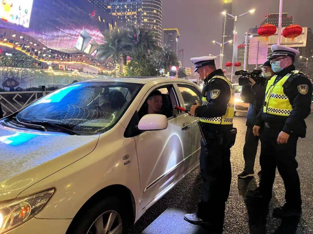 白 黑,查酒驾!_整治_农村_警力