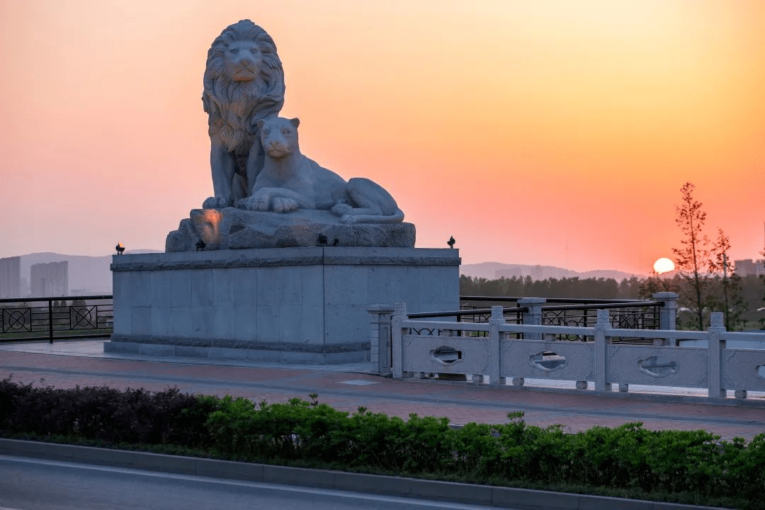 守橋琅獅如今,漫步在蘇滁園區,清流花谷,魚尾獅公園,蘇州路綠廊等一批