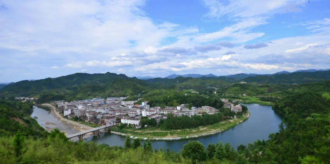 【本地】龙冈畲族乡召开新乡贤"三请三回"恳谈会_发展_家乡_乡党委