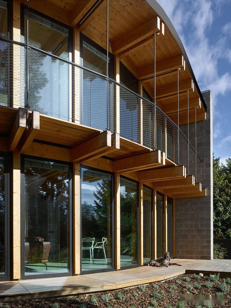 混凝土的房子怎么结合木材来做出比木屋还好看的效果-扇形木屋_建筑