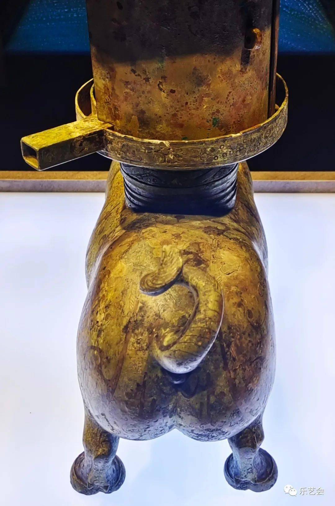 花脚大仙:《汉光熠熠——南京博物院藏汉代错银铜牛灯特展》_中国