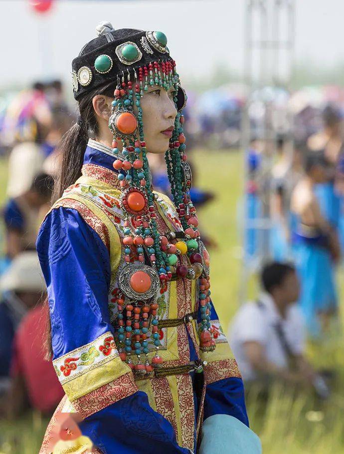 中國56個民族服飾大全太美啦,讓人看了移不開眼!_人口_後裔_門巴族