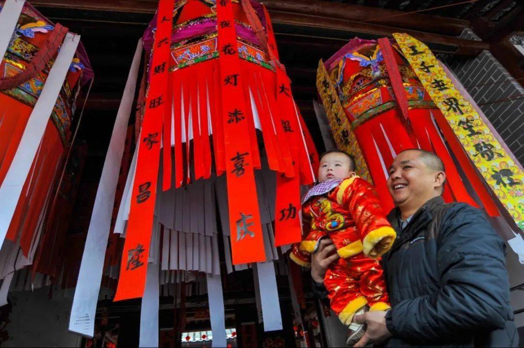 快来看河源市的忠信花灯吊灯习俗_大湖镇_活动_项目