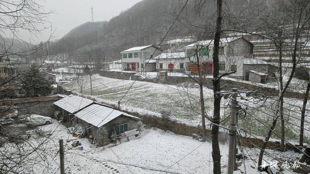 刚刚，十堰多地下雪！明天还会下吗？